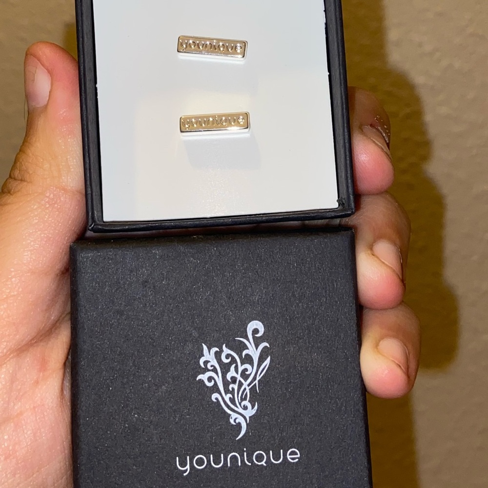 Younique earnings